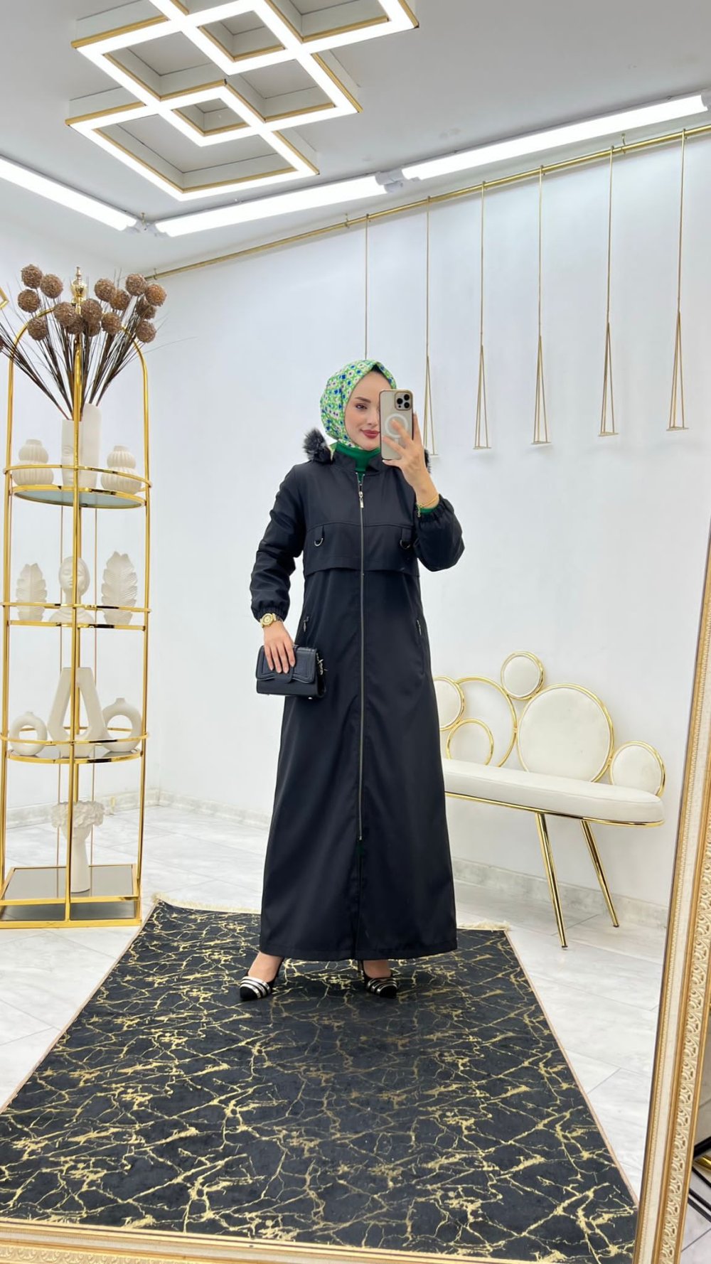 Siyah Kürklü Parka Tesettür Giyim — Siyah