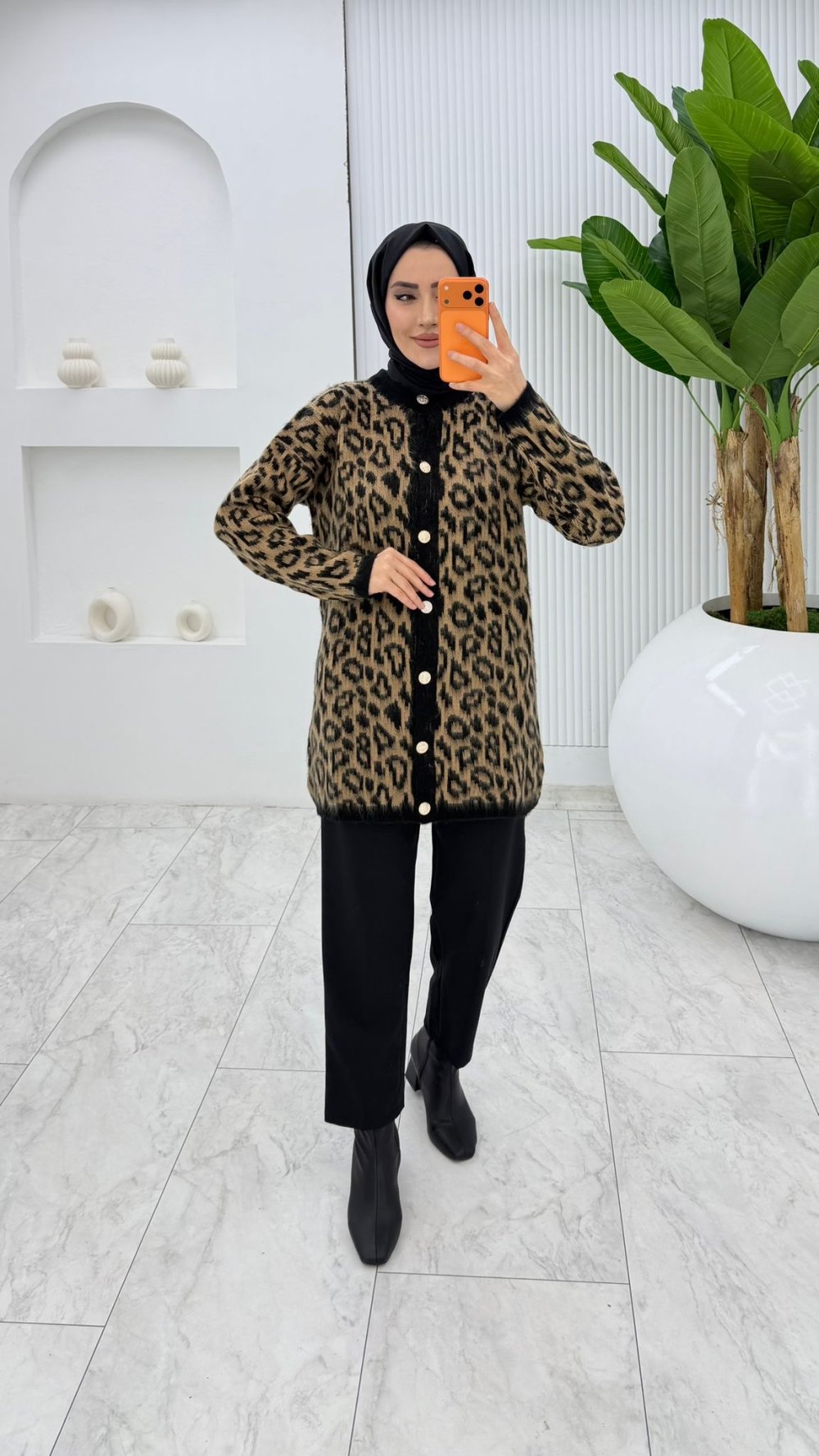 Ayşe Angora Hırka Tesettür Giyim — Siyah Kahverengi